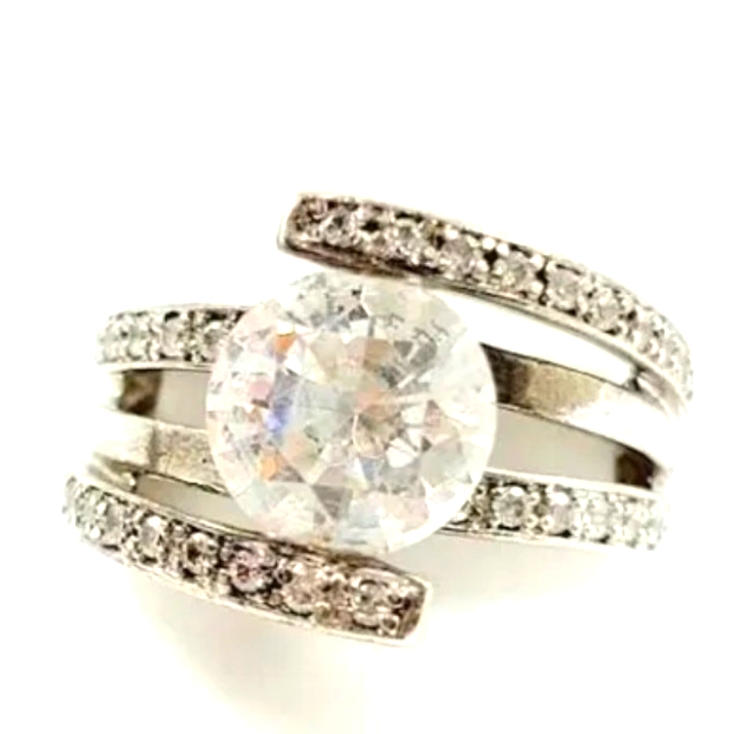 Contemporary 925 Silver Cz Ring Size 6 49$